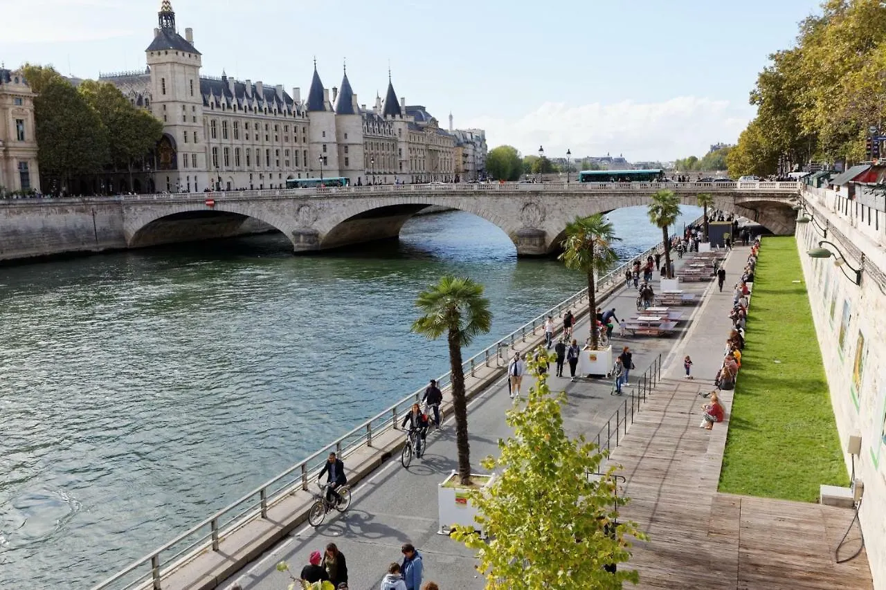 50m2 Rue Rambuteau/pompidou/marais/hotel De Apartment